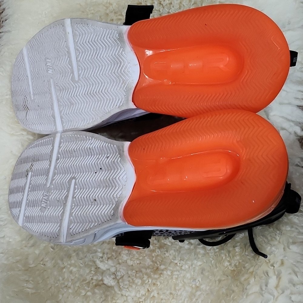 Black and Orange Hightop Nike Airforce 270 - Picture 3 of 8
